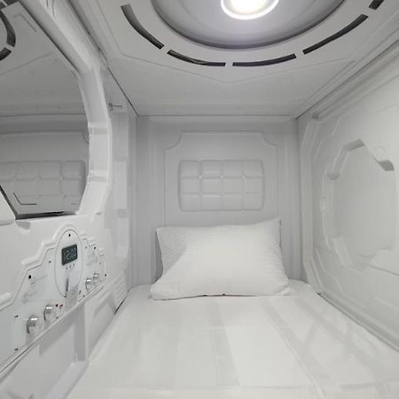 Hostel Aria Capsule Кишинев Екстериор снимка