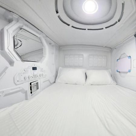 Hostel Aria Capsule Кишинев Екстериор снимка