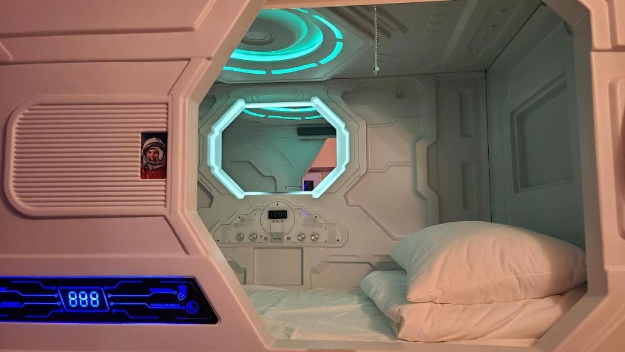 Hostel Aria Capsule Кишинев Екстериор снимка