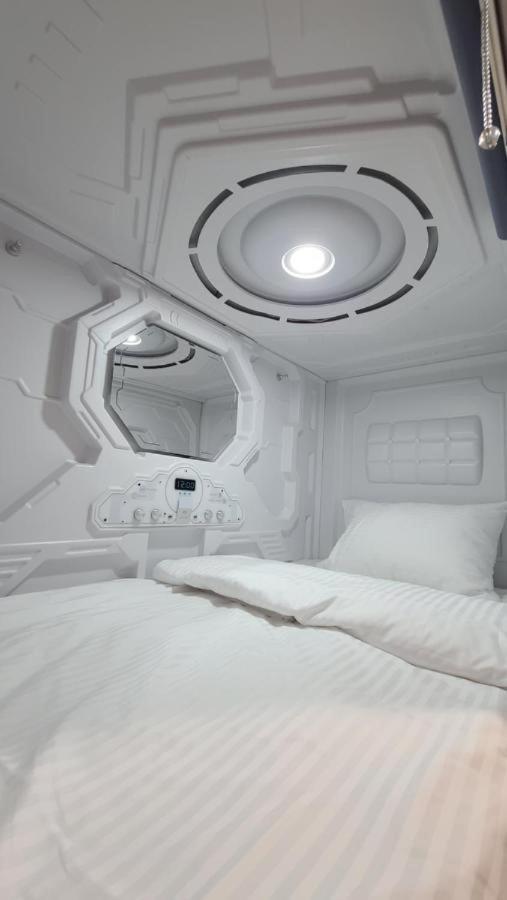 Hostel Aria Capsule Кишинев Екстериор снимка