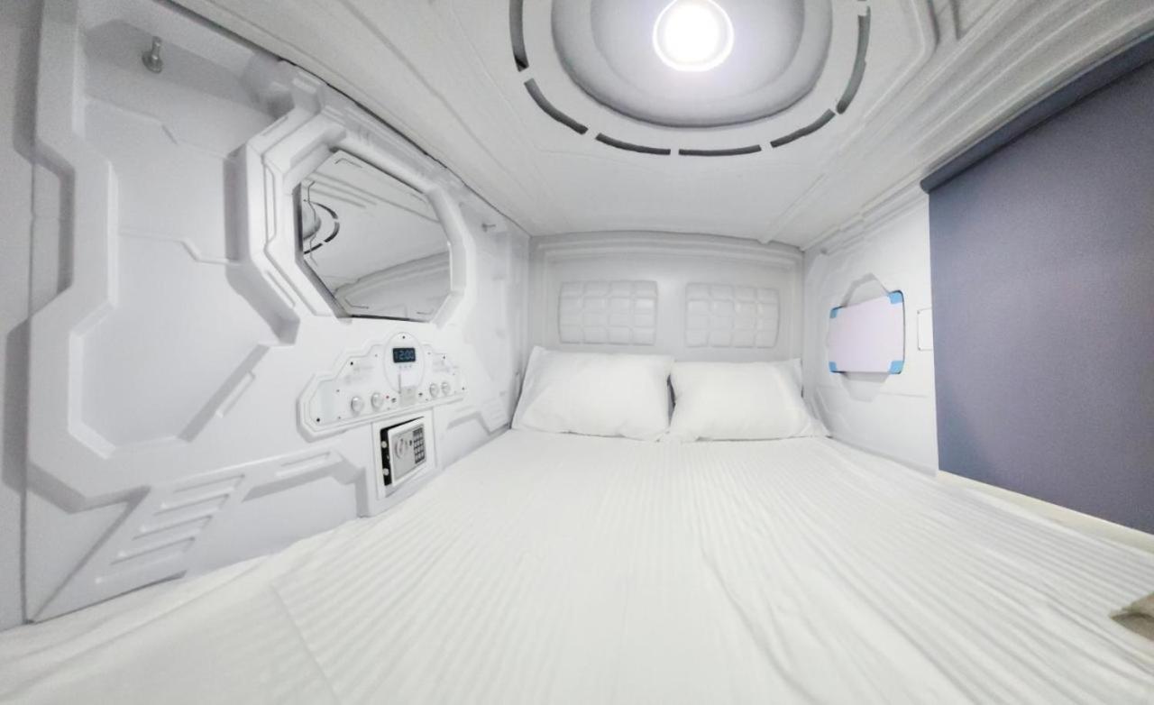 Hostel Aria Capsule Кишинев Екстериор снимка